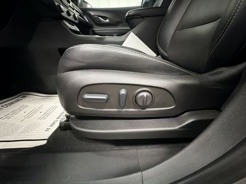 Used 2023 GMC Terrain SLT w/ Infotainment Package II image 19