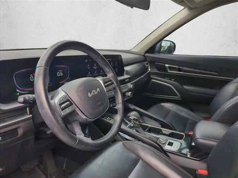 Used 2024 Kia Telluride S image 5