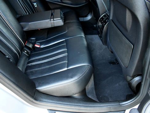 Used 2019 BMW 530i xDrive w/ Convenience Package image 29