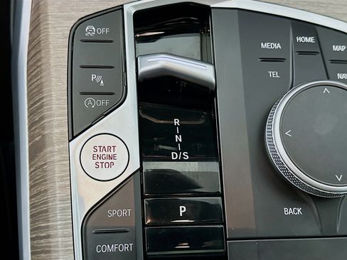 Used 2025 BMW 330i Sedan image 25