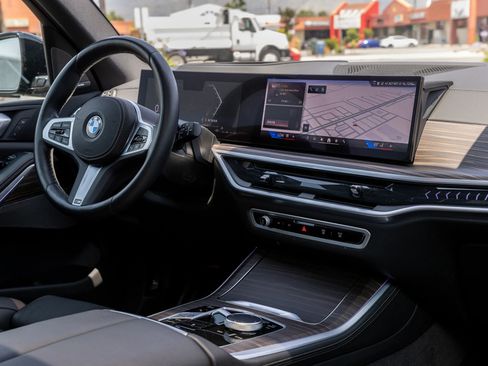 Used 2024 BMW X5 xDrive40i w/ M Sport Package AWD/4WD image 40
