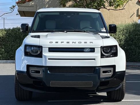 Used 2025 Land Rover Defender 130 X-Dynamic SE AWD/4WD image 8