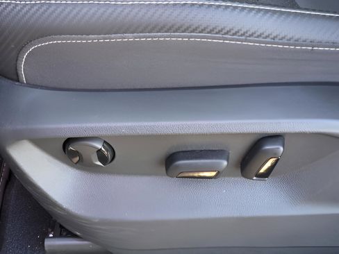 Used 2024 Volkswagen Atlas Cross Sport SE image 12