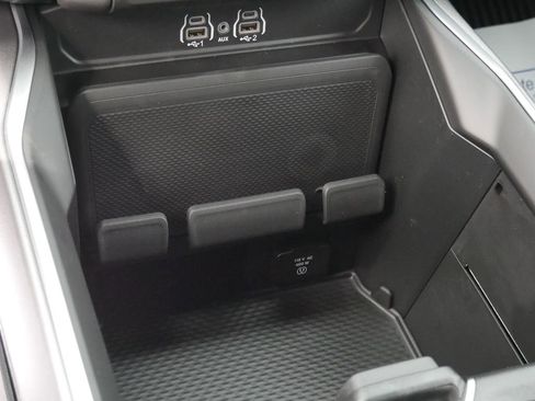 New 2026 RAM 1500 4x4 Crew Cab image 32