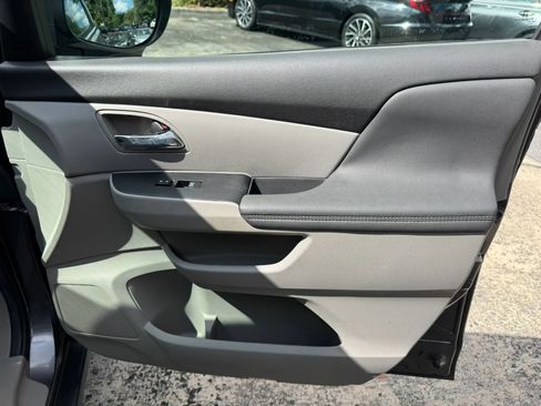 Used 2014 Honda Odyssey EX-L image 29