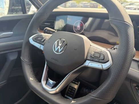 New 2026 Volkswagen Tiguan SEL R-Line AWD/4WD image 40