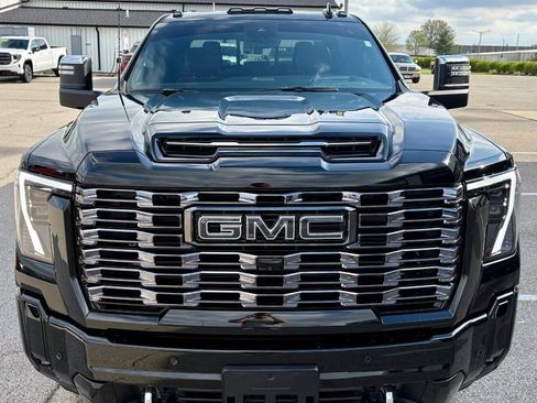 Used 2025 GMC Sierra 2500 Denali Ultimate w/ Max Trailering Package image 10
