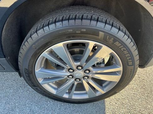 Certified 2025 Cadillac XT5 Premium Luxury image 17