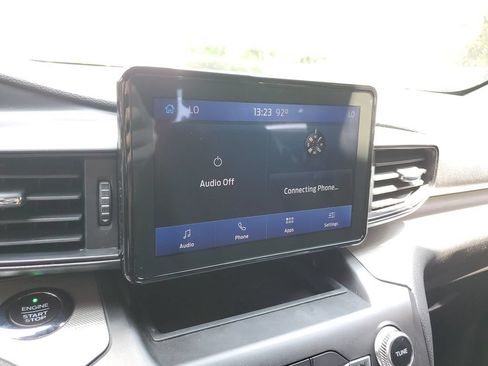 Used 2020 Ford Explorer XLT AWD/4WD image 27