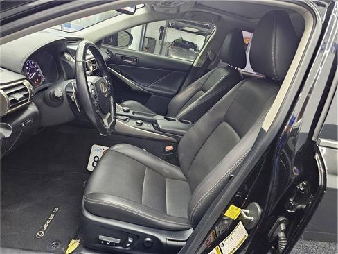 Used 2015 Lexus IS 250 RWD image 9