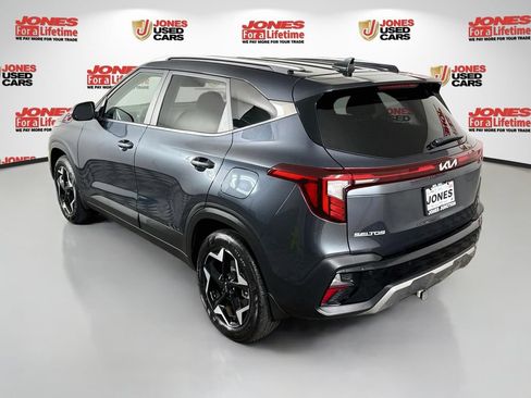 Used 2025 Kia Seltos EX AWD/4WD image 2