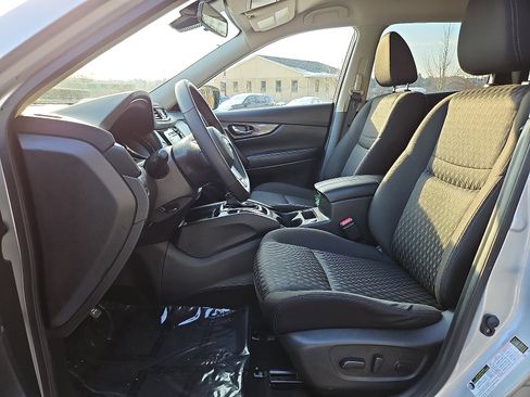 Certified 2019 Nissan Rogue SV image 13