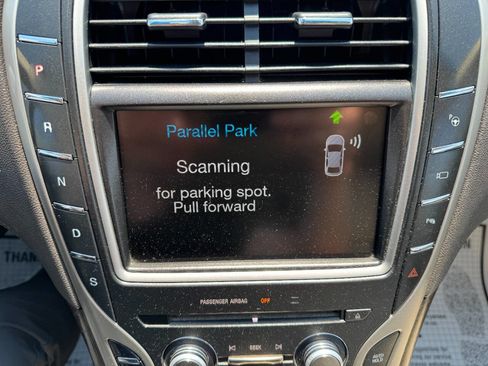 Used 2016 Lincoln MKX Reserve w/ Luxury Package image 19