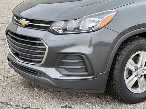 Used 2019 Chevrolet Trax LS w/ Tint and Cruise Package FWD image 9