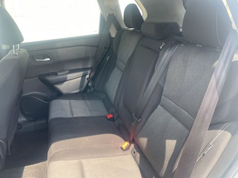 Used 2024 Nissan Rogue SV FWD image 7