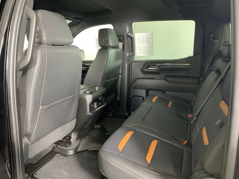 Used 2023 GMC Sierra 1500 AT4 w/ Technology Package AWD/4WD image 6