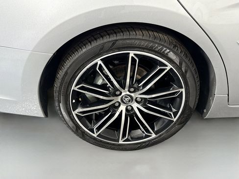 Used 2020 Toyota Avalon XSE image 33