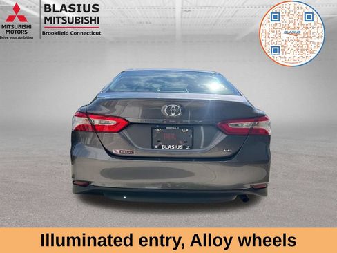 Used 2018 Toyota Camry LE FWD image 9