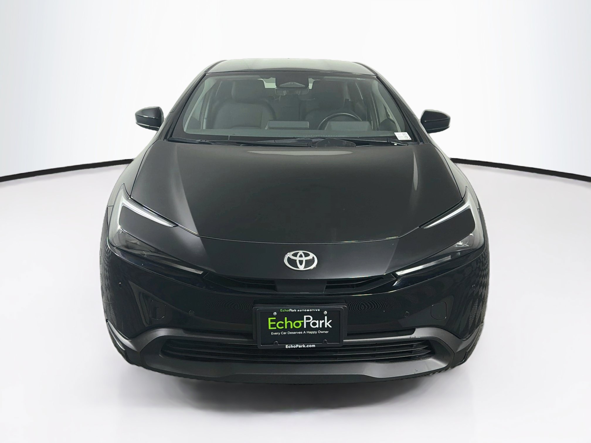 Used 2024 Toyota Prius LE FWD image 2