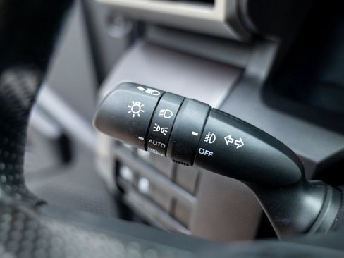 Used 2025 Toyota Tacoma SR5 AWD/4WD image 38
