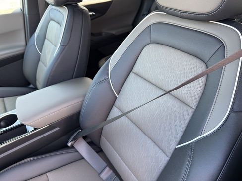 New 2026 Chevrolet Equinox LT w/ Convenience Package II image 12