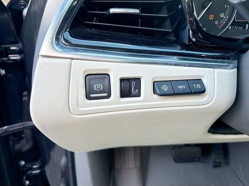 Used 2021 Cadillac XT6 Premium Luxury FWD image 38