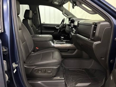 Used 2022 Chevrolet Silverado 1500 LTZ w/ LTZ Convenience Package II AWD/4WD image 26