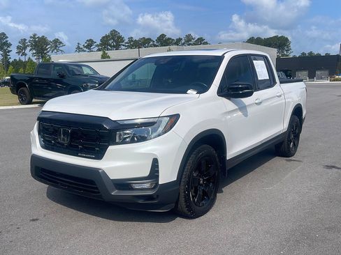Used 2025 Honda Ridgeline Black Edition image 3