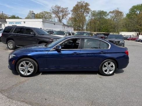 Used 2017 BMW 330i xDrive Sedan w/ Premium Package image 2