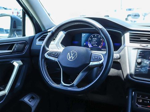 Used 2022 Volkswagen Tiguan SE FWD image 14