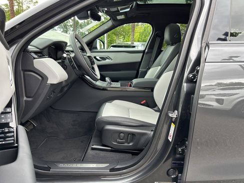 New 2026 Land Rover Range Rover Velar Dynamic SE image 4