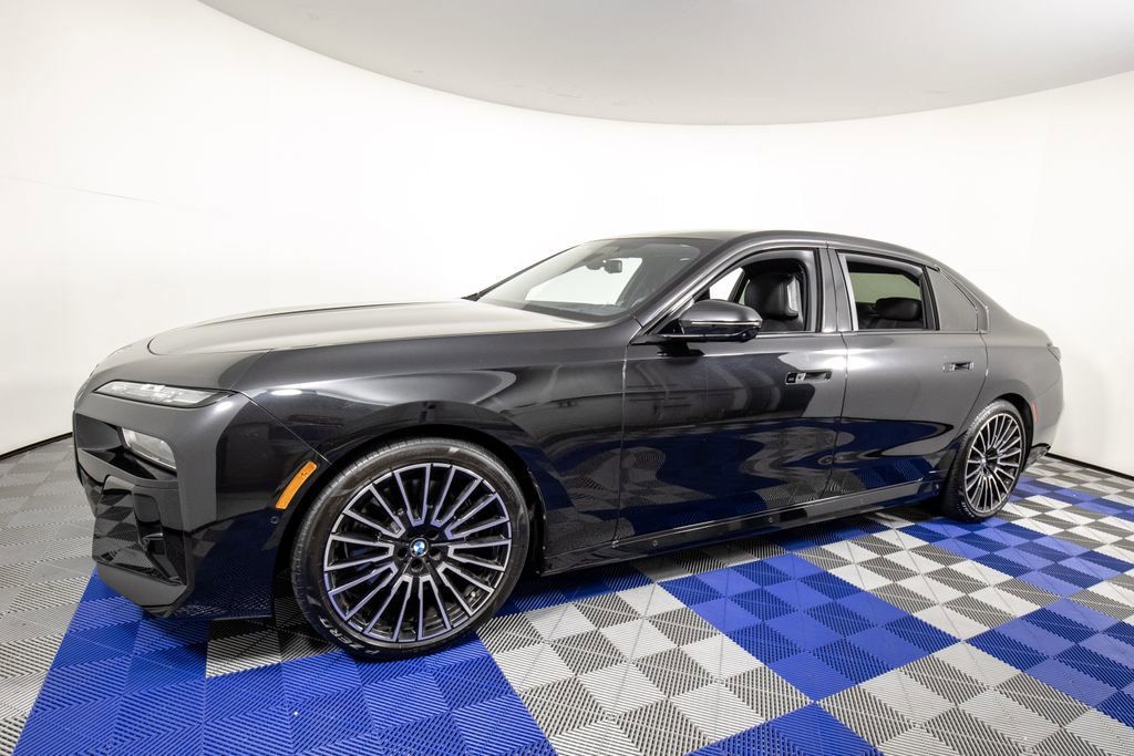 Used 2025 BMW 760i xDrive w/ Executive Package AWD/4WD image 1