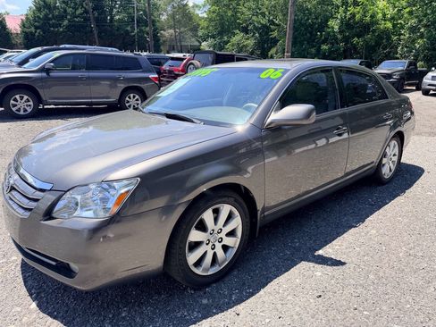 Used 2006 Toyota Avalon XLS FWD image 13