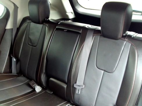 Used 2017 Chevrolet Equinox LT w/ Sport Edition FWD image 17