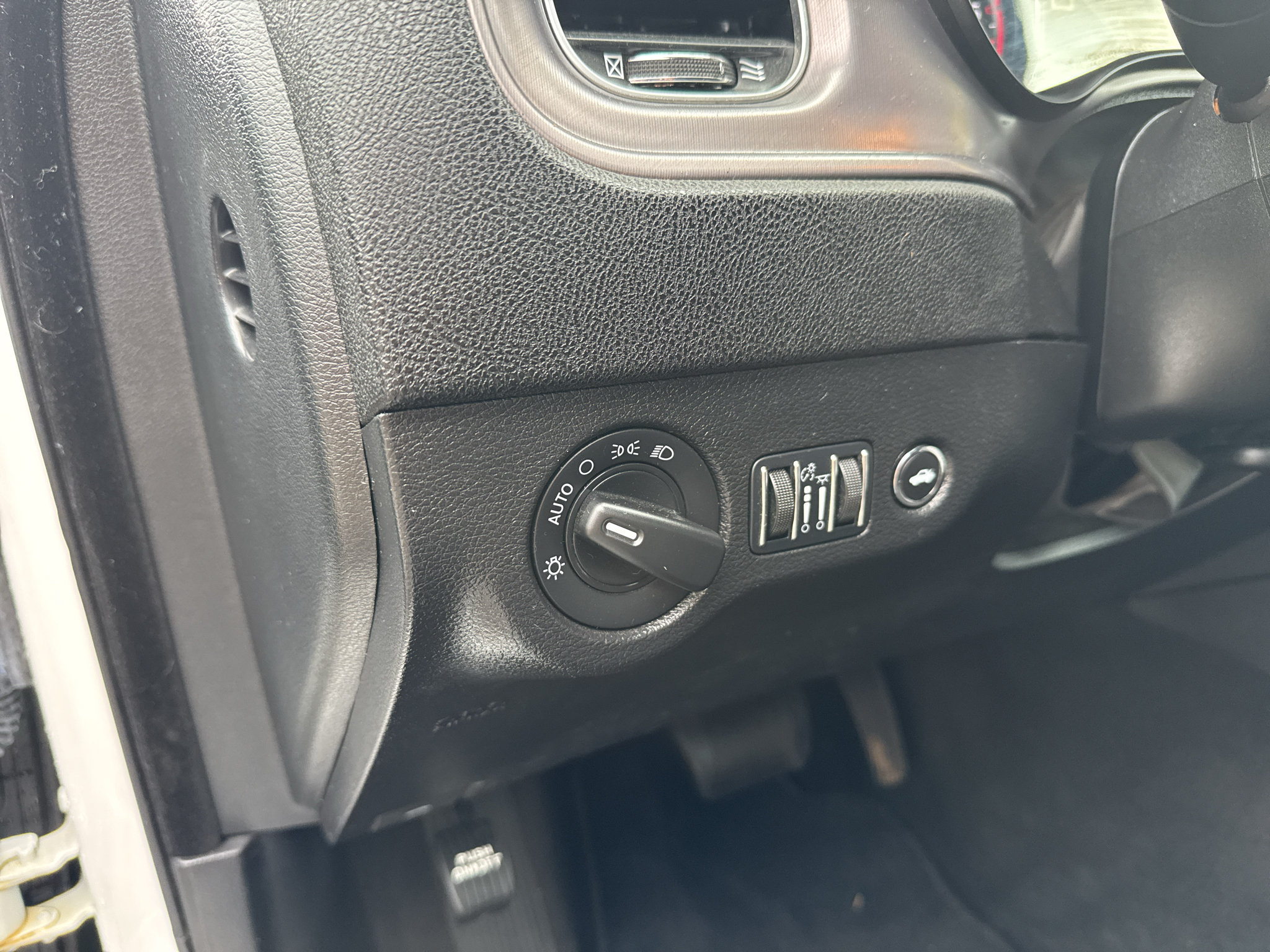 Used 2023 Dodge Charger SXT RWD image 16