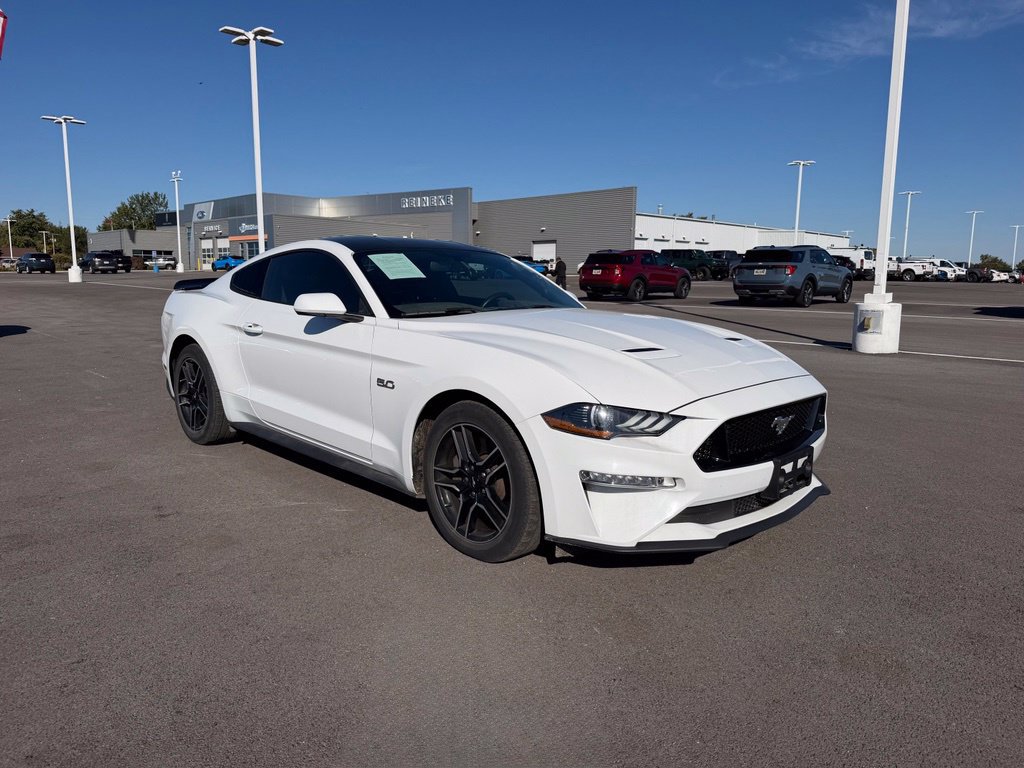 Used 2018 Ford Mustang GT RWD image 4
