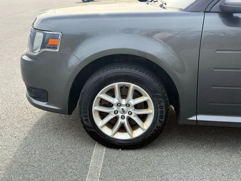 Used 2018 Ford Flex SE image 4