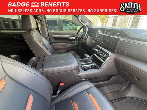 Used 2024 GMC Sierra 1500 AT4 w/ Technology Package AWD/4WD image 11