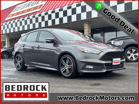 Used 2015 Ford Focus ST image 1