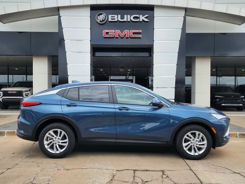 New 2026 Buick Envista Sport Touring w/ Convenience I Package FWD image 3