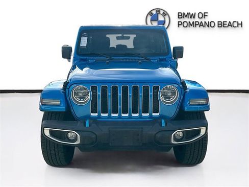 Used 2022 Jeep Wrangler Unlimited Sahara image 2
