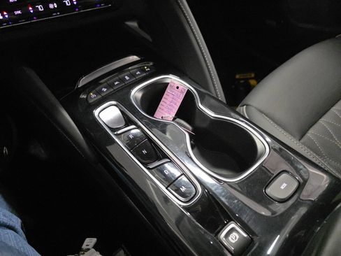 Used 2023 Buick Envision Avenir image 21