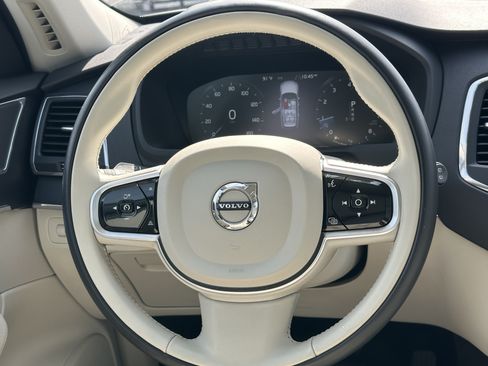 Used 2020 Volvo XC90 T6 Momentum AWD/4WD image 23
