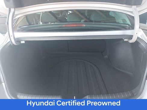 Certified 2025 Hyundai Elantra Limited FWD image 12