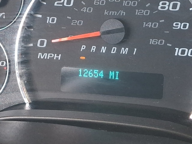 Used 2025 Chevrolet Express 2500 w/ Driver Convenience Package RWD image 4