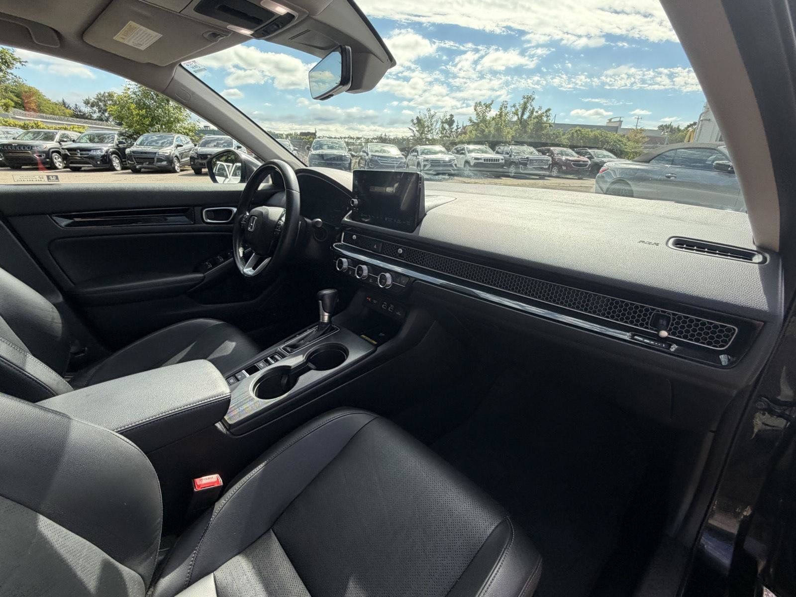 Used 2022 Honda Civic Touring image 29