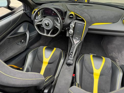 Used 2022 McLaren 720S Performance RWD image 36