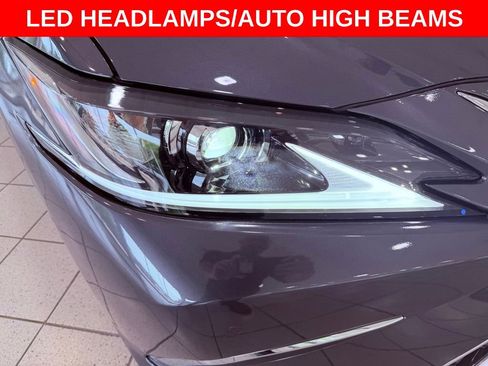 Certified 2024 Lexus ES 350 w/ Premium Package FWD image 9