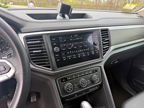 Used 2021 Volkswagen Atlas SE AWD/4WD image 16