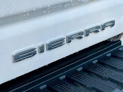 Used 2025 GMC Sierra 2500 Denali Ultimate image 16